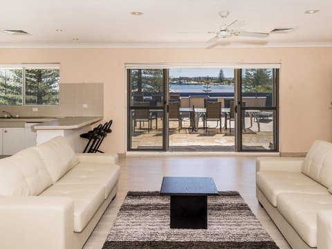 Lakeshore Apartments Unit 5 - Accommodation Georgetown 5