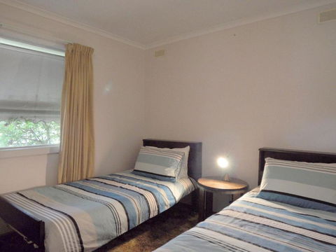 RETRO RETREAT INLET SIDE - Accommodation Georgetown 3