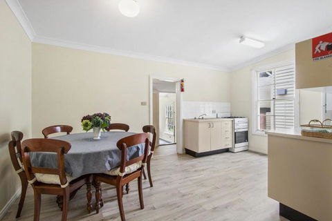 THE TEACHERS COTTAGE - Accommodation Georgetown 1