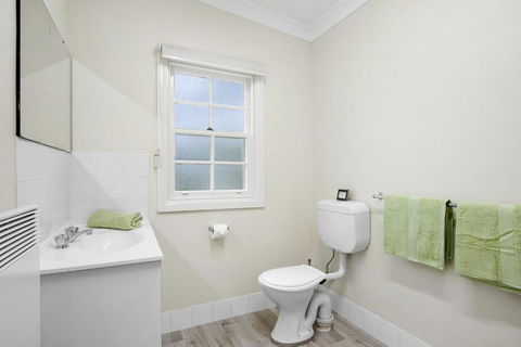 THE TEACHERS COTTAGE - Accommodation Georgetown 2
