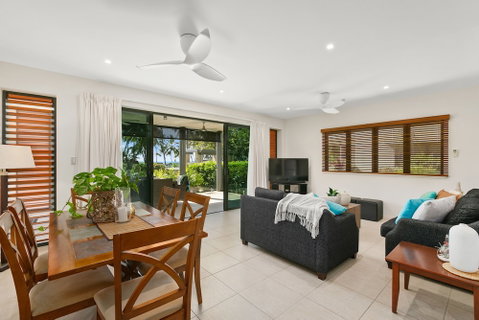 Beachfront Apartment With Ocean Views - Accommodation Georgetown 4