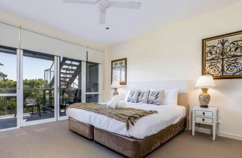 COASTAL SOUL VILLA At BROADBEACH - Accommodation Georgetown 6
