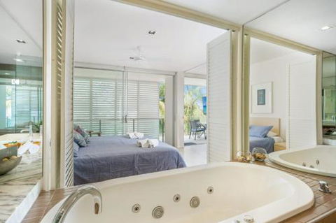 Unit 207 Plantation Rainbow Beach Ocean Facing Plantation Resort Unit Incredible Views Top Floor - Accommodation Georgetown 2