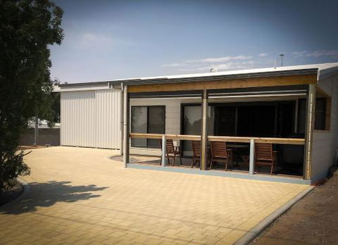 The Boathouse - Accommodation Georgetown 2