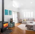 3 Macleay St. Narrawallee - Accommodation Georgetown