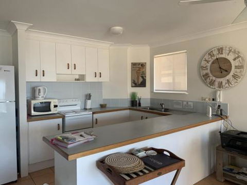 Unit 5 Sanctuary Shores Kings Beach Free Wifi! - Accommodation Georgetown 1