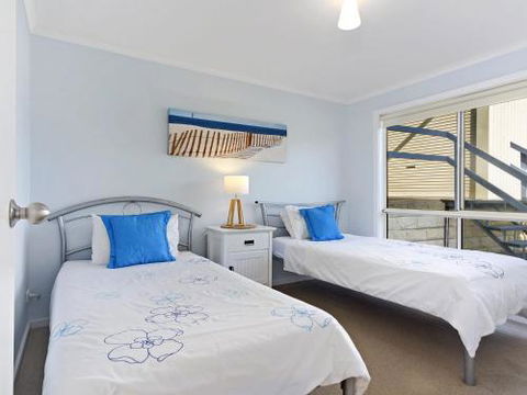 VALLEY VIEWS 10 Valley Heights Drive - Accommodation Georgetown 5