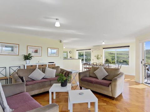 VALLEY VIEWS 10 Valley Heights Drive - Accommodation Georgetown 4