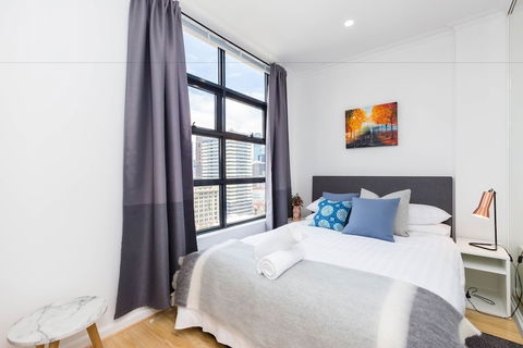 ROLAND, 1BDR Melbourne Apartment - Accommodation Georgetown 1