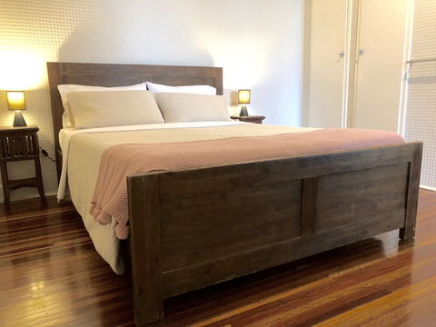 Five 3 Five - The Beachside Barracks - Accommodation Georgetown 4