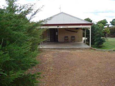 Gumtrees Cottage - Accommodation Georgetown 0