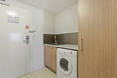 CBD Luxury Accommodation - Accommodation Georgetown 3