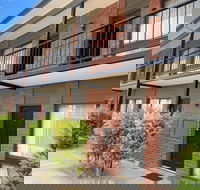 Ploughmans Motor Inn