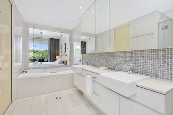 Bale Beach Front Resort Home Apartment 1128 - Accommodation Georgetown 6