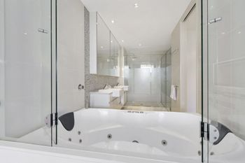 Bale Beach Front Resort Home Apartment 1128 - Accommodation Georgetown 5