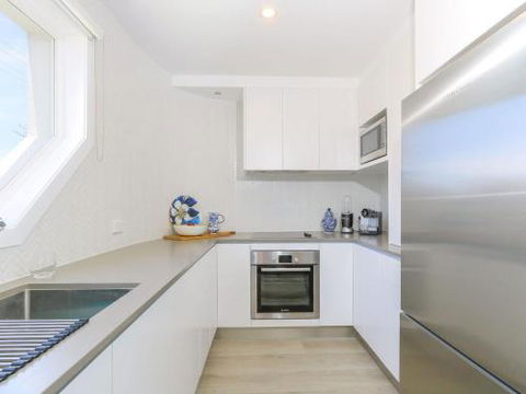 Beach Views On Marine 3 / 26 Marine Parade - Accommodation Georgetown 3