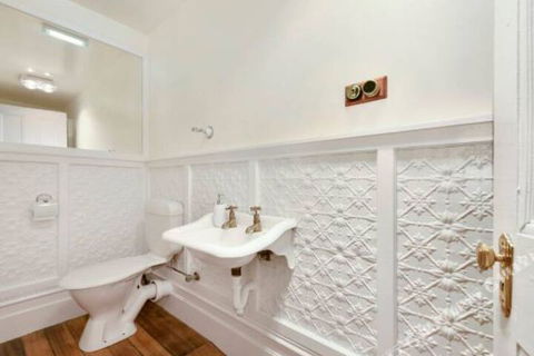 Rose Garden Spacious Family Home Near CBD - Accommodation Georgetown 2