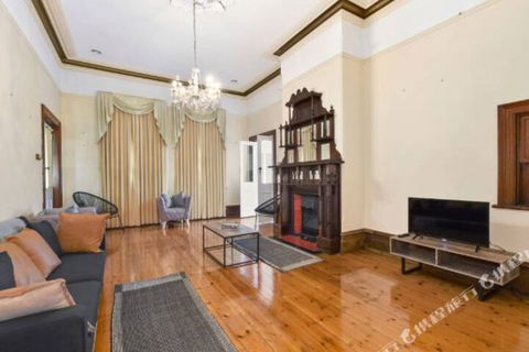 Rose Garden Spacious Family Home Near CBD - Accommodation Georgetown 1