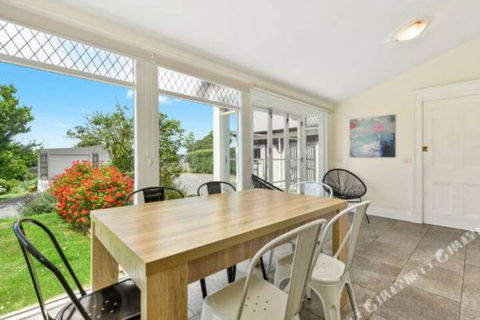 Rose Garden Spacious Family Home Near CBD - Accommodation Georgetown 6