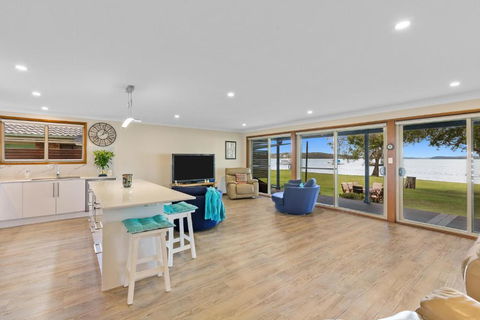 Kalimna Lakeside Living - Accommodation Georgetown 2