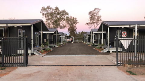 Sunshine Gardens Bourke Resort - Accommodation Georgetown 1
