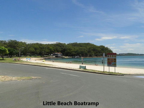 COLUMBIA VIEWS 2 / 9 COLUMBIA CLOSE AIRCON WIFI NETFLIX VIEWS & BOAT PARKING - Accommodation Georgetown 1