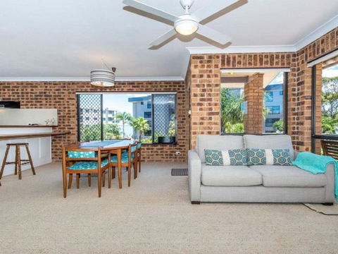 COLUMBIA VIEWS 2 / 9 COLUMBIA CLOSE AIRCON WIFI NETFLIX VIEWS & BOAT PARKING - Accommodation Georgetown 2
