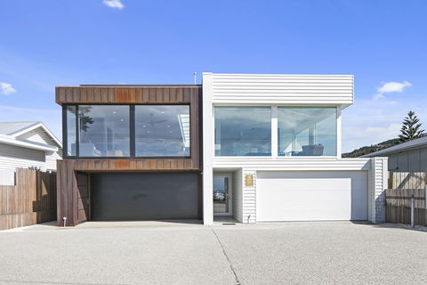 Apollo Bay Beach House - Accommodation Georgetown 0
