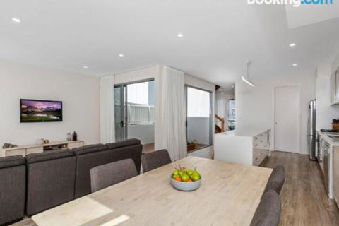 SEASIDE By THE BEACH - Accommodation Georgetown 4
