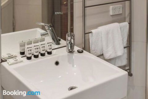 Heart Of Sandringham Apartment By Ready Set Host - Accommodation Georgetown 6