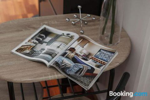 Heart Of Sandringham Apartment By Ready Set Host - Accommodation Georgetown 5