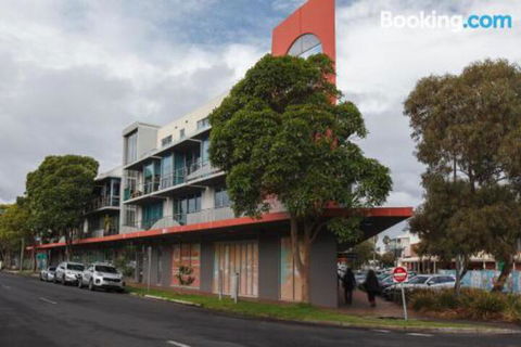 Heart Of Sandringham Apartment By Ready Set Host - Accommodation Georgetown 2