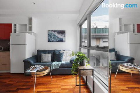 Heart Of Sandringham Apartment By Ready Set Host - Accommodation Georgetown 1