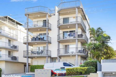 Unit 3 Emerald Shores Shipping Lane Views! - Accommodation Georgetown 1