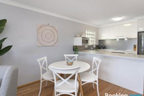 Unit 3 Emerald Shores Shipping Lane Views! - Accommodation Georgetown 0