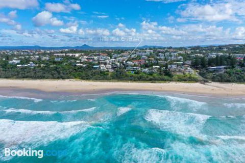Ultimate Beachfront Living Sunshine Beach - Accommodation Georgetown 5