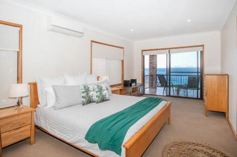Panoramic Views 170 Mitchell Pde - Accommodation Georgetown 6