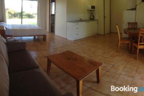 Bombora Self Contained Studio - Accommodation Georgetown 3