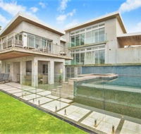 Beachfront Location 28 Mitchell Pde - Accommodation Georgetown