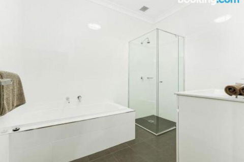 SURF BEACH DREAMS Kiama & Surrounds 4pm Check Out Sundays - Accommodation Georgetown 5