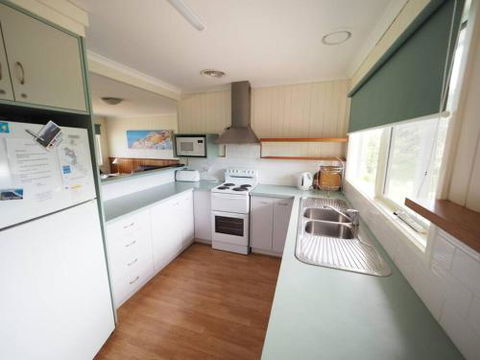 27 Beach Parade Sandy Point - Accommodation Georgetown 6