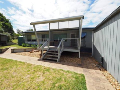 27 Beach Parade Sandy Point - Accommodation Georgetown 0