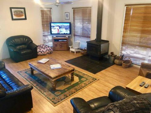 1 Tecoma Avenue Sandy Point - Accommodation Georgetown 0