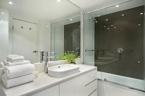 H Residences 2 Bedroom Ocean View In Surfers Paradise - Accommodation Georgetown 4