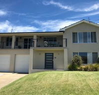 Ocean House at Mollymook - Accommodation Georgetown