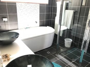 Ocean House At Mollymook - Accommodation Georgetown 3