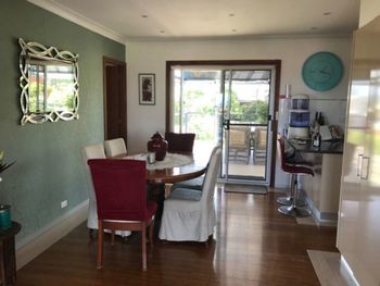 Ocean House At Mollymook - Accommodation Georgetown 5