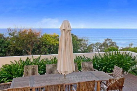 R & W Noosa Holidays 19 The Esplanade - Accommodation Georgetown 1