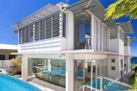 R & W Noosa Holidays 19 The Esplanade - Accommodation Georgetown 0