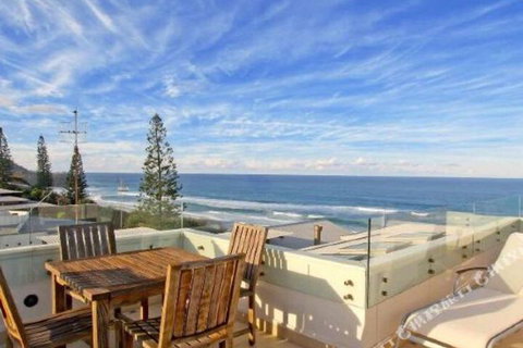 R & W Noosa Holidays 19 The Esplanade - Accommodation Georgetown 6